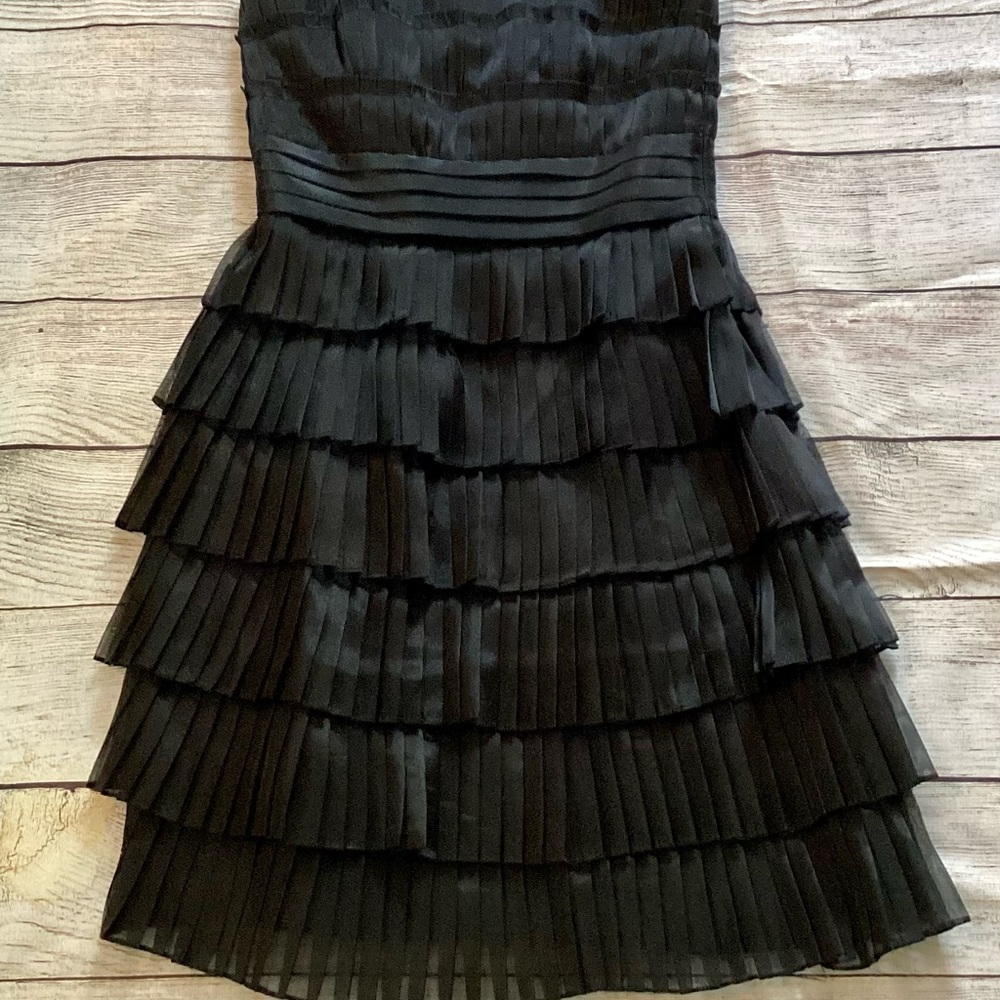 NWT White House Black Market Size 2 Tiered Ruffled Black Strapless Dress.